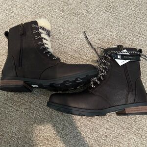 NWT Sorel boots